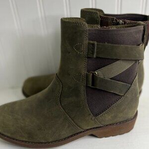 Teva Ellery Ankle Boots in Dark Olive Size 6.5
